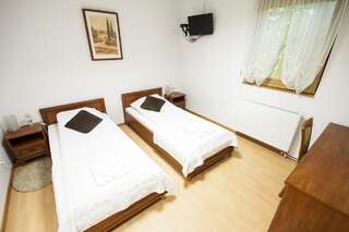 Отель Motel Te Klimaty Челядзь Двухместный номер с 2 отдельными кроватями-1